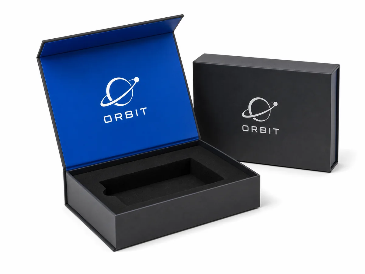 Magnetic closure boxes